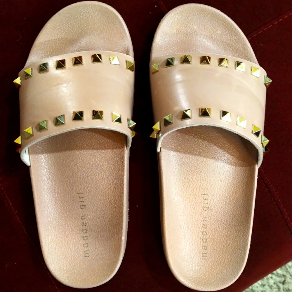 🔥🔥Madden Girl FANCY-P SLIDE SANDAL Size 7